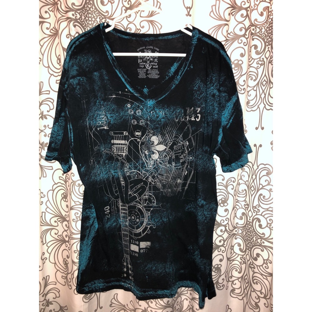 Men’s V- neck graphic tee